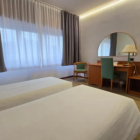 Hotel Cristallo 3*