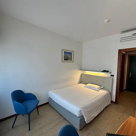 Cristallo Hotel 3*